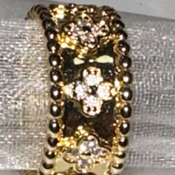 Stainless steel flower ring brand new - Picture 5 of 13